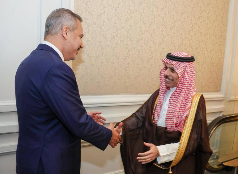 Bakan Fidan, Suudi Arabistan Dışişleri Bakanı Faysal bin Ferhan Al Suud ile görüştü