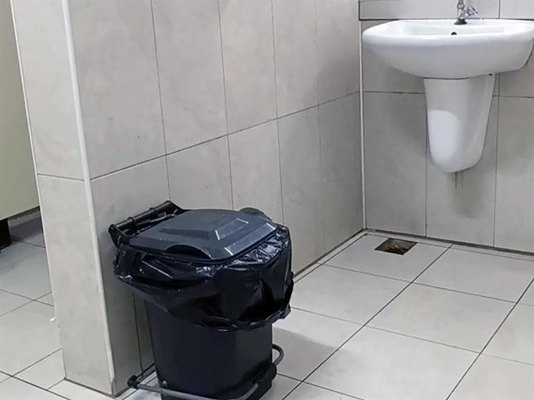 Hastane tuvaletinde dünyaya getirdiği bebeğini, çöp kutusuna attı