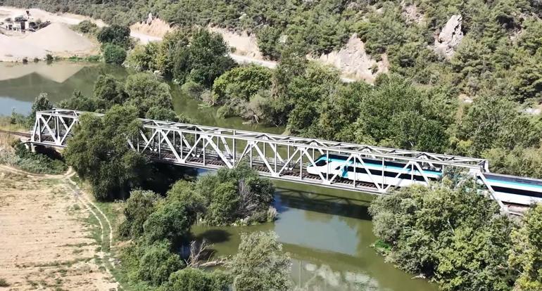 Bakan Uraloğlu: Milli elektrikli hızlı trenimiz saatte 250 kilometre hıza ulaştı