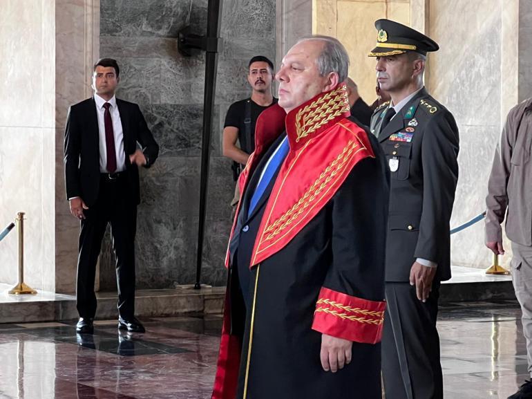 Yargıtay üyelerinden adli yıl açılışında Anıtkabire ziyaret