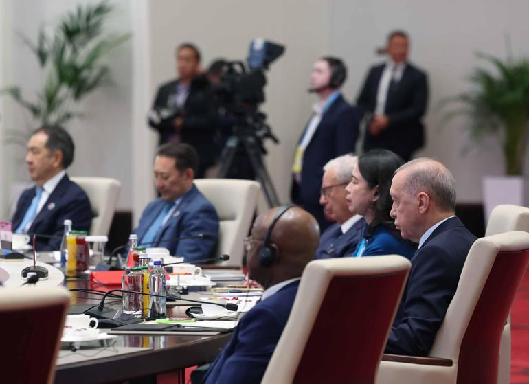 Cumhurbaşkanı Erdoğan: Tüm dünyada barış, huzur ve istikrar için çalışmaya devam ediyoruz