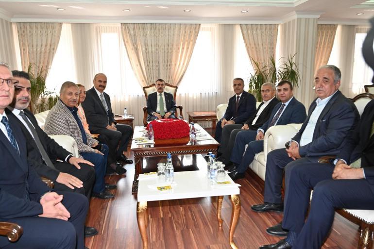 Bakan Tekin: Top artık bizde, hep beraber bu sürece sahip çıkalım