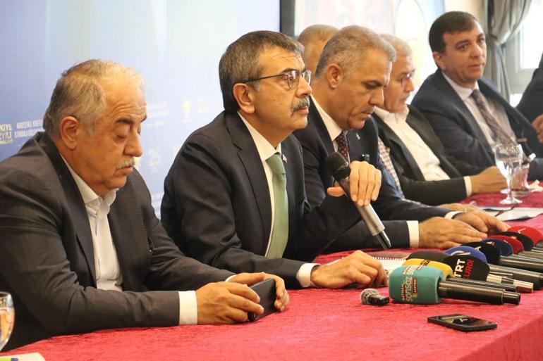 Bakan Tekin: Top artık bizde, hep beraber bu sürece sahip çıkalım
