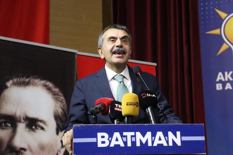 Bakan Tekin: Top artık bizde, hep beraber bu sürece sahip çıkalım