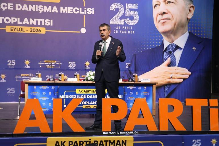 Bakan Tekin: Top artık bizde, hep beraber bu sürece sahip çıkalım