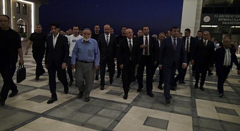 Bakan Şimşek, yeğeninin taziyesine katıldı