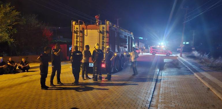 Çanakkale otomobil, yolun karşına geçmeye çalışan aileye çarptı: 1 ölü, 4 yaralı