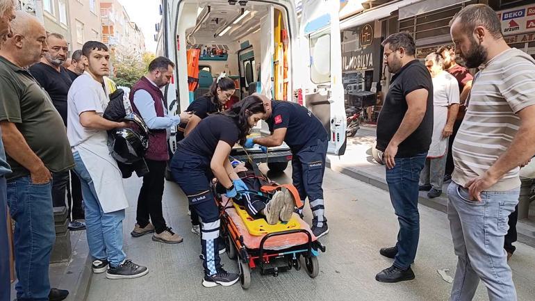 Ehliyetsiz sürücünün motosikleti taksiye çarptı; kaza kamerada
