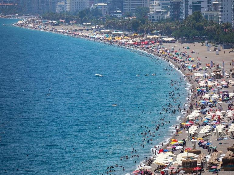 Antalyada her 4 turistten 1i Alman ya da Rus
