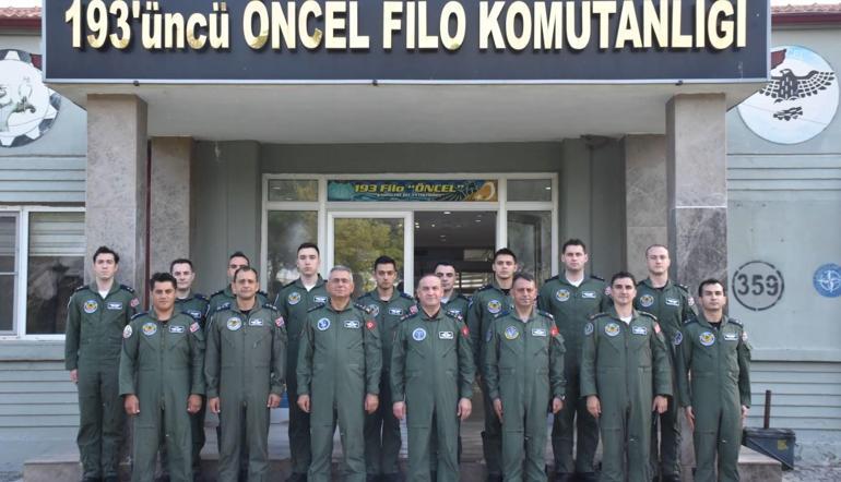 Hava Kuvvetleri Komutanı Orgeneral Rafet Dalkıran, yılın ilk eğitim uçuşunu gerçekleştirdi