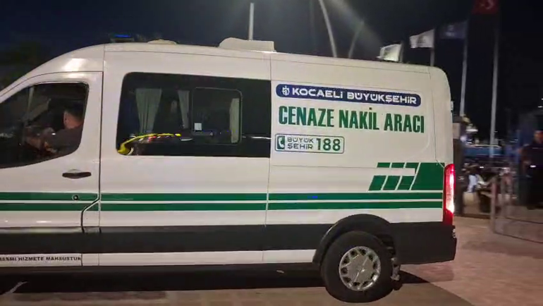 Emekli polis memuru denizde ölü bulundu