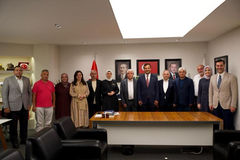 Üsküdar’da 4 CHP’li meclis üyesi AK Parti’ye katıldı