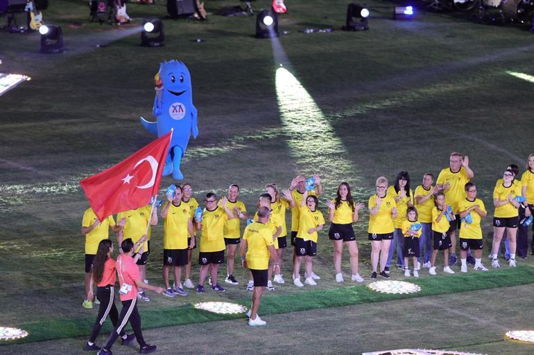 Bakan Bak: Milli sporcularımızla gurur duyuyoruz
