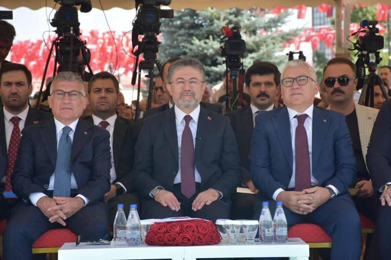 Bakan Yumaklı: 107 yıl önce istiklal için ayağa kalkan Türkiye, bugün istikbalini inşa ediyor