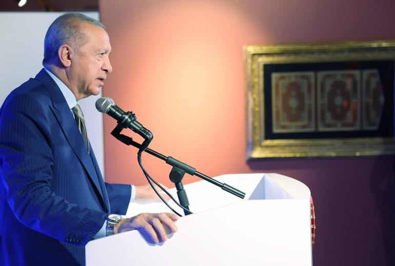 Cumhurbaşkanı Erdoğan: En utanç verici kitap katliamları, milli iradenin ve demokrasinin askıya alındığı darbe dönemlerinde yaşanmıştır