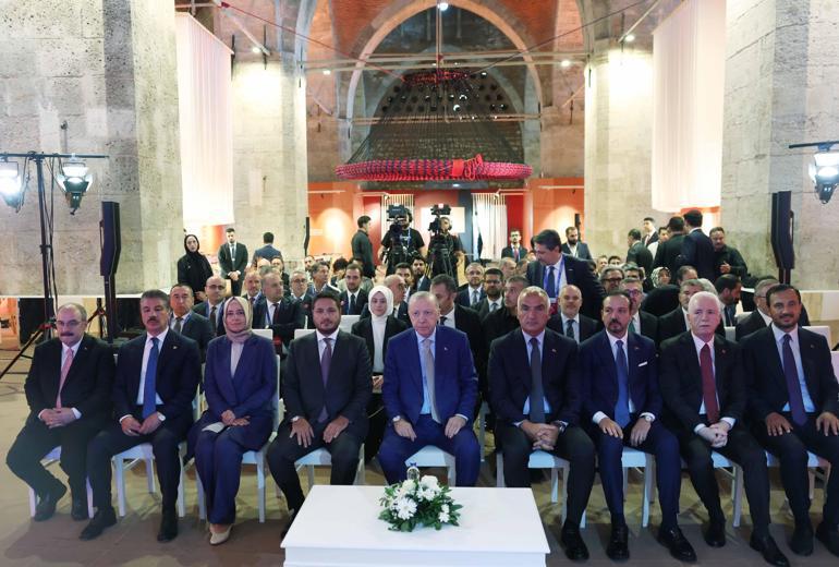 Cumhurbaşkanı Erdoğan: En utanç verici kitap katliamları, milli iradenin ve demokrasinin askıya alındığı darbe dönemlerinde yaşanmıştır