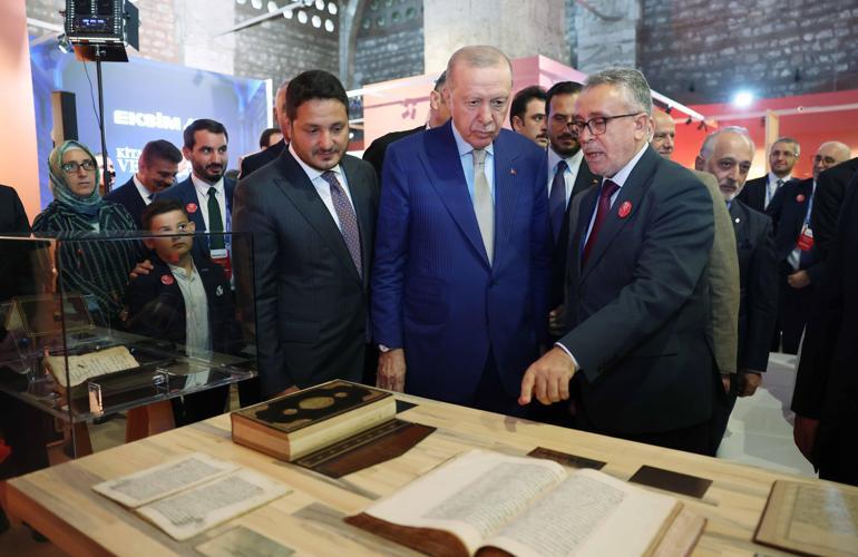 Cumhurbaşkanı Erdoğan: En utanç verici kitap katliamları, milli iradenin ve demokrasinin askıya alındığı darbe dönemlerinde yaşanmıştır