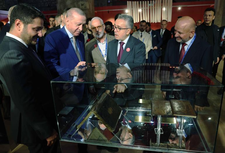 Cumhurbaşkanı Erdoğan: En utanç verici kitap katliamları, milli iradenin ve demokrasinin askıya alındığı darbe dönemlerinde yaşanmıştır