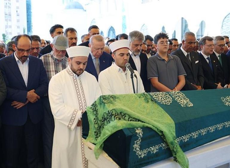 Cumhurbaşkanı Erdoğan, AK Parti Milletvekili Önen’in kızının cenazesine katıldı