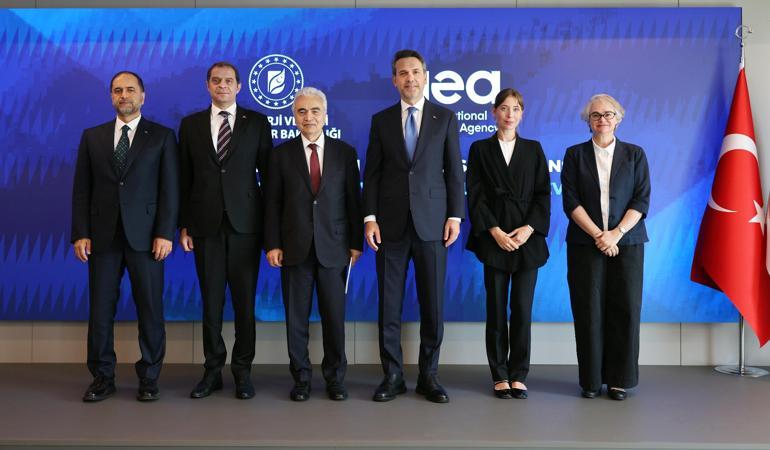 Bakan Bayraktar: Türkiyede bu yeni dönemde elektrikleşmeye yüzde 100 inanıyoruz