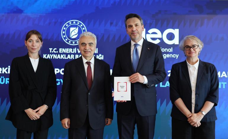 Bakan Bayraktar: Türkiyede bu yeni dönemde elektrikleşmeye yüzde 100 inanıyoruz