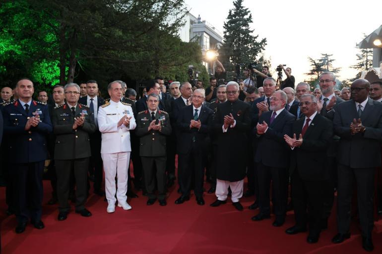 Bakan Güler: Mekkede imzalanan Ortak Savunma Anlaşmasını tarihi bir adım olarak görüyoruz