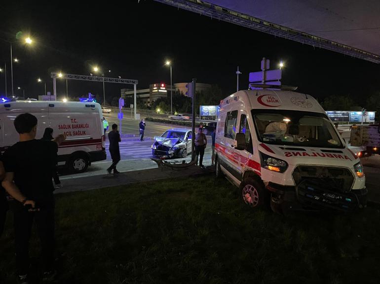 Kayseride ambulans ile otomobil çarpıştı; 6 yaralı