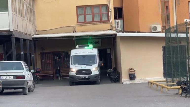 Şanlıurfa’da minibüs, TIR’a arkadan çarptı: 2 ölü, 2 ağır yaralı