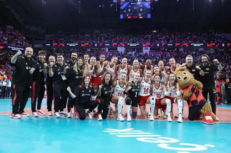A Milli Kadın Voleybol Takımı, Avrupa Şampiyonasında finale yükseldi