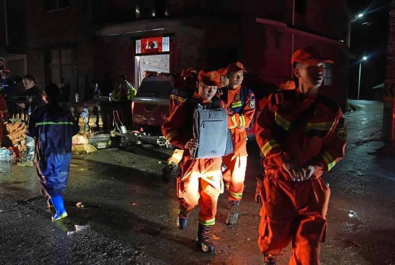Çin’de heyelan: 3 ölü, 9 kayıp