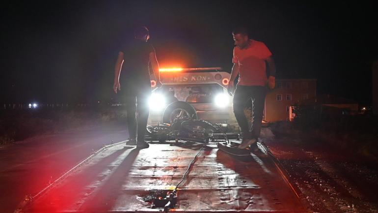 Kırıkkale’de motosiklet trafik levhasına çarptı: 2 yaralı
