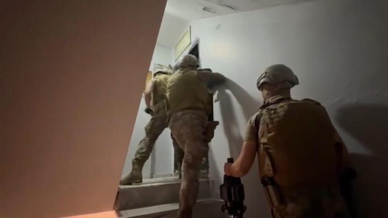 İstanbulda suç örgütü operasyonu: 15 şüpheli tutuklandı