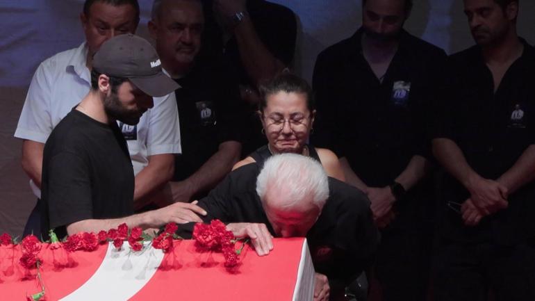 Serhat Kılıç için Harbiye Muhsin Ertuğrul Sahnesinde anma töreni yapıldı