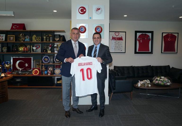 Dursun Özbekten, TFF Başkanı Hacıosmanoğluna ziyaret