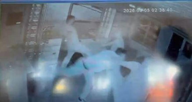 Ankarada taksi durağındaki şoförleri darbeden 2 şüpheli yakalandı