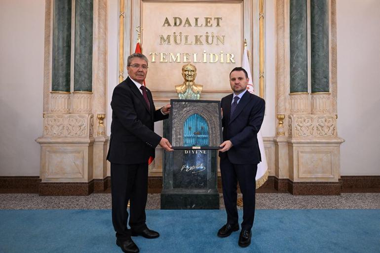 Bakanlar Gürlek ve Güler, KKTC Başbakanı Üstel ile bir araya geldi