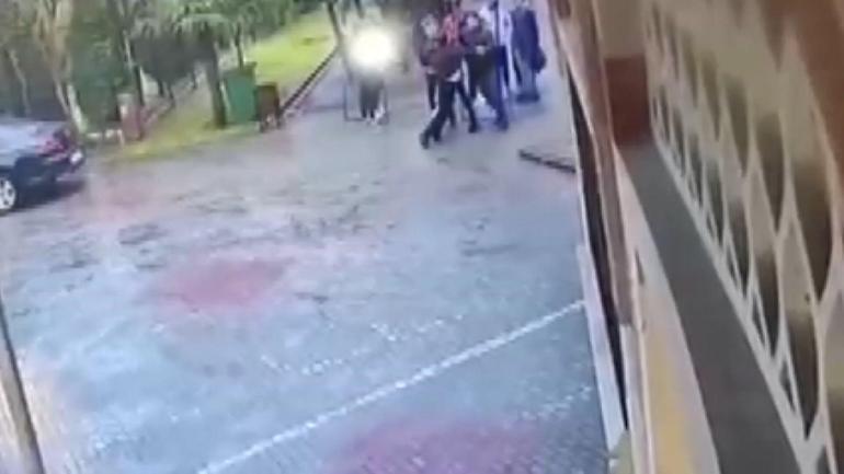 Küçükçekmecede imam, yardım parası usulsüzlüğü iddiasıyla şikayetçi olan müezzine saldırdı