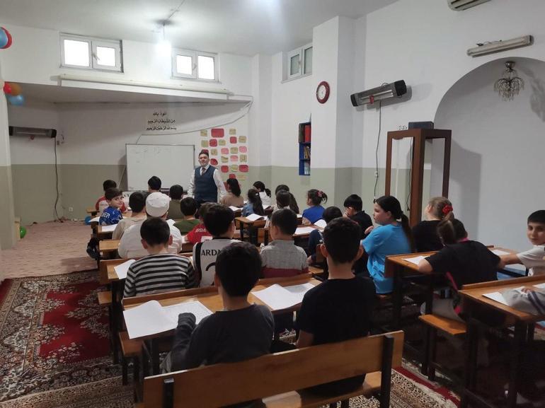 Küçükçekmecede imam, yardım parası usulsüzlüğü iddiasıyla şikayetçi olan müezzine saldırdı