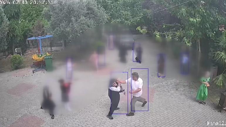 Küçükçekmecede imam, yardım parası usulsüzlüğü iddiasıyla şikayetçi olan müezzine saldırdı