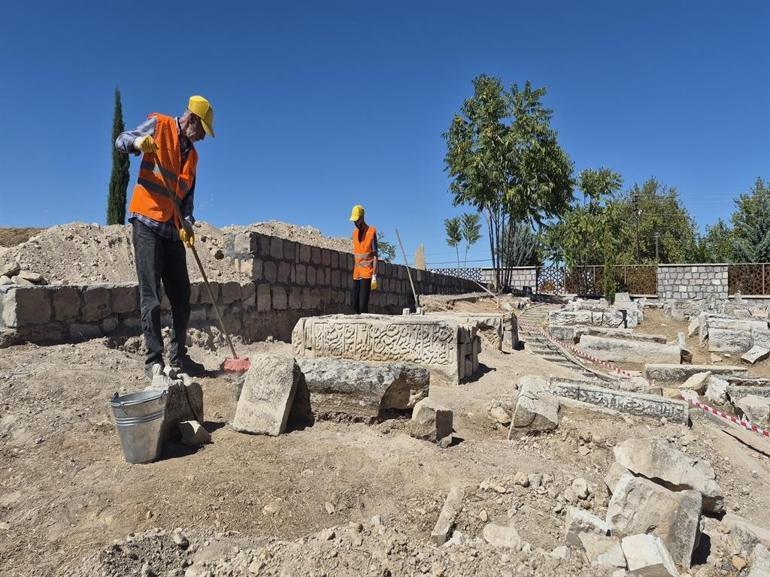 Selçuklu mirası Kırk Kardeşler Mezarlığı’nda restorasyon çalışması