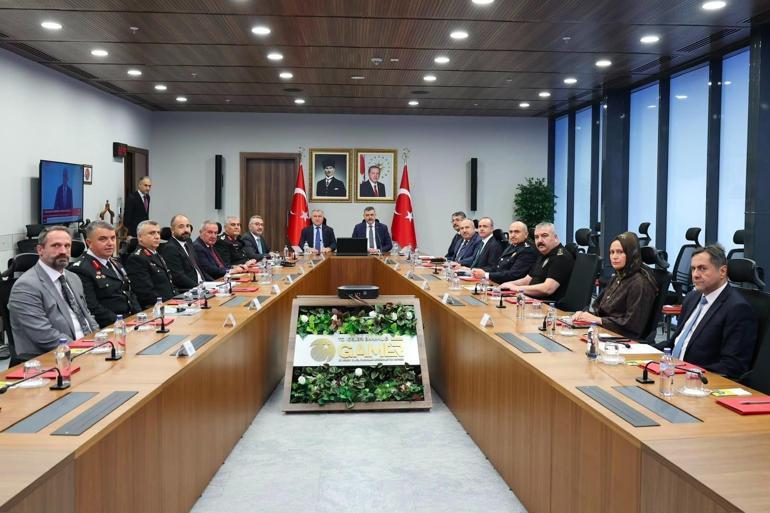 Bakanlar Çiftçi ve Bak, üniversite ve öğrenci yurtlarında alınacak güvenlik tedbirlerini değerlendirdi