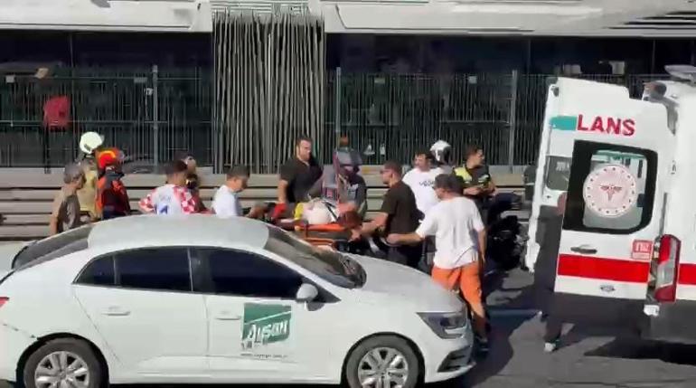 Beylikdüzünde 3 aracın karıştığı zincirleme kaza; yaralılar var