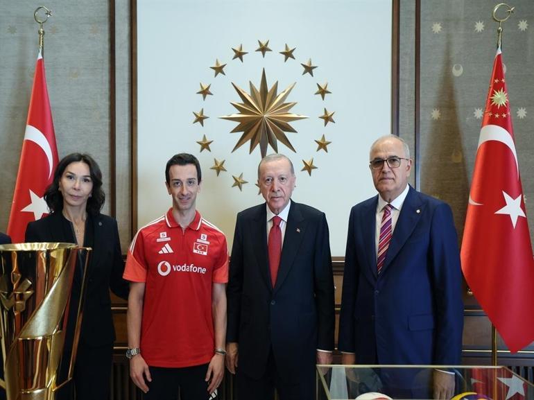 Cumhurbaşkanı Erdoğan, A Milli Kadın Voleybol Takımını kabul etti