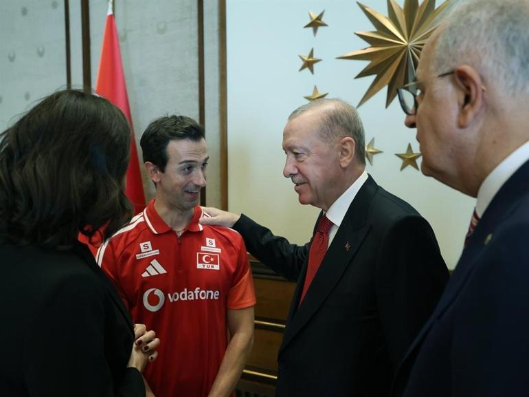 Cumhurbaşkanı Erdoğan, A Milli Kadın Voleybol Takımını kabul etti