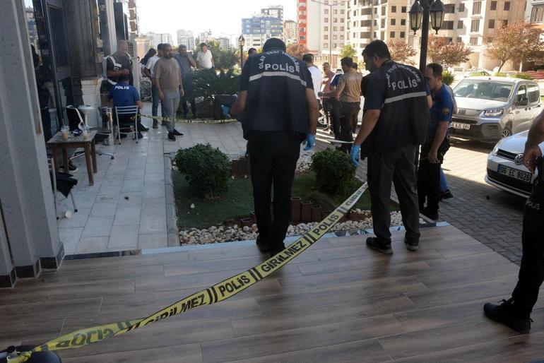 İç çamaşırından çıkardığı tabancayla 2 kadını ayaklarından vurdu
