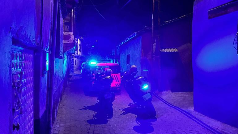 Manisada polisin durdurduğu araçta 65 bin içimlik bonzai ele geçirildi; 1i tutuklama