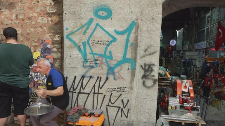 Tarihi Galata Bedesteni’nin duvarlarına grafiti