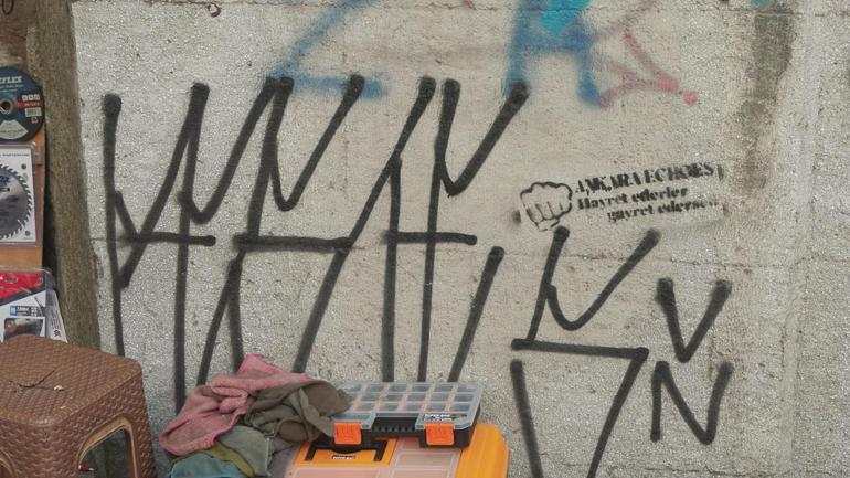 Tarihi Galata Bedesteni’nin duvarlarına grafiti