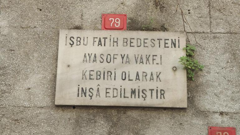 Tarihi Galata Bedesteni’nin duvarlarına grafiti