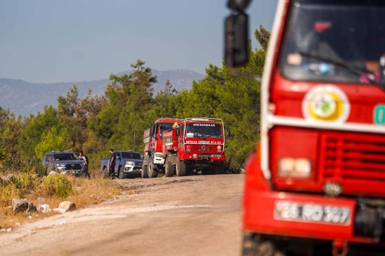 Aksu yangını 3üncü gününde; mahalleli parasını cebinden ödediği suyla havuzu doldurdu